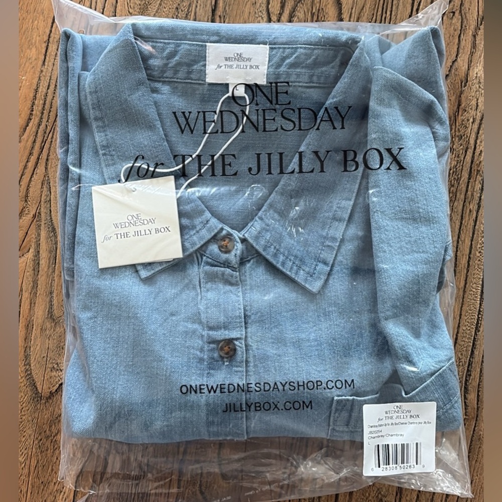Jilly Box One Wednesday Denim Shirt - NWT